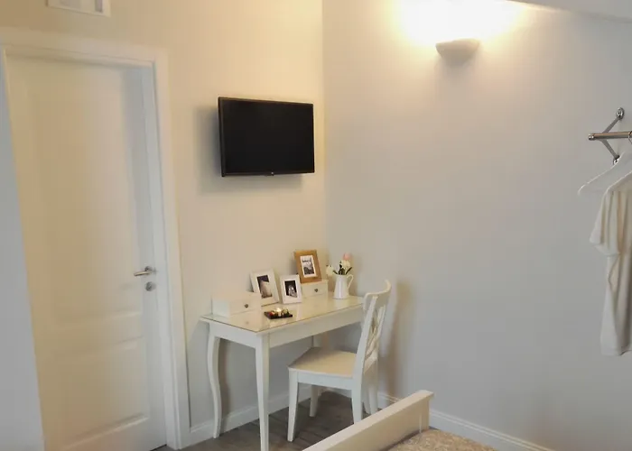 Guest house Vicolo Fiore 4*